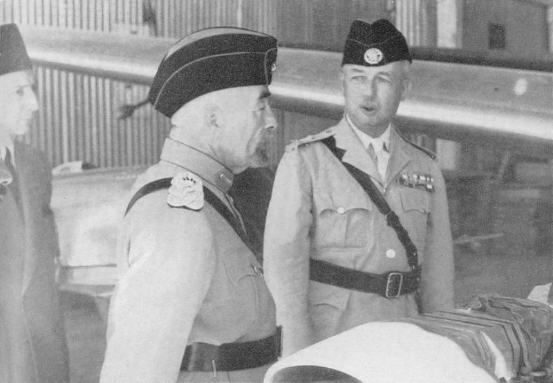 صورة تجمع كلوب باشا مع الملك عبد الله الأول