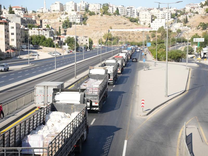 عدد من الشاحنات المتوجهة إلى قطاع غزة في منطقة وسط البلد 4/8/2025 | المصدر: الهيئة الخيرية الهاشمية