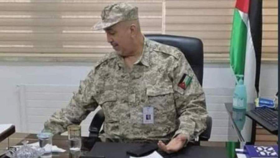 صورة قديمة لمحمود زريقات بالزي العسكري