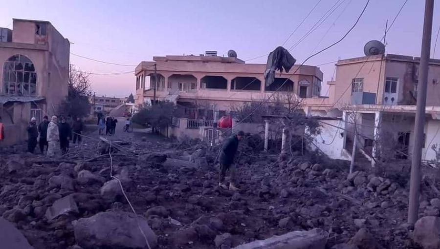 آثار لغارة أردنية على منازل تجار مخدرات بين الأراضي السورية والأردنية آثار لغارة أردنية على منازل تجار مخدرات بين الأراضي السورية والأردنية 18/1/2024 | المصدر: درعا نت