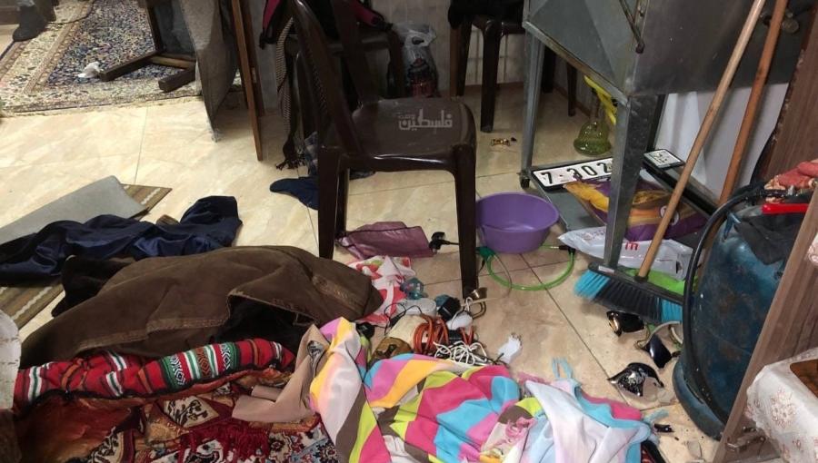 الخراب الذي خلفته قوات الاحتلال عقب مداهمة منزل في مخيم العين بنابلس الخراب الذي خلفته قوات الاحتلال عقب مداهمة منزل في مخيم العين بنابلس 5/2/2024 | المصدر: فلسطين بوست