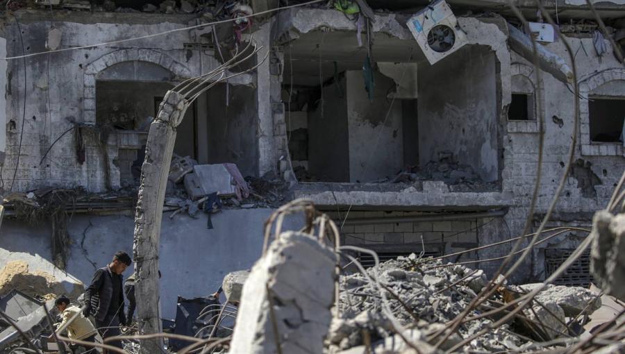أنقاض بنايات دمرتها غارات الاحتلال على قطاع غزة | المصدر: وكالة الأنباء الفرنسية