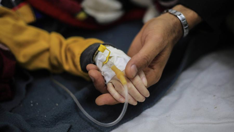 يد الطفل الفلسطيني يزن الكفارنة الذي استشهد من الجوع والجفاف في رفح يد الطفل الفلسطيني يزن الكفارنة الذي استشهد من الجوع والجفاف في رفح | المصدر: وكالة الأنباء الألمانية