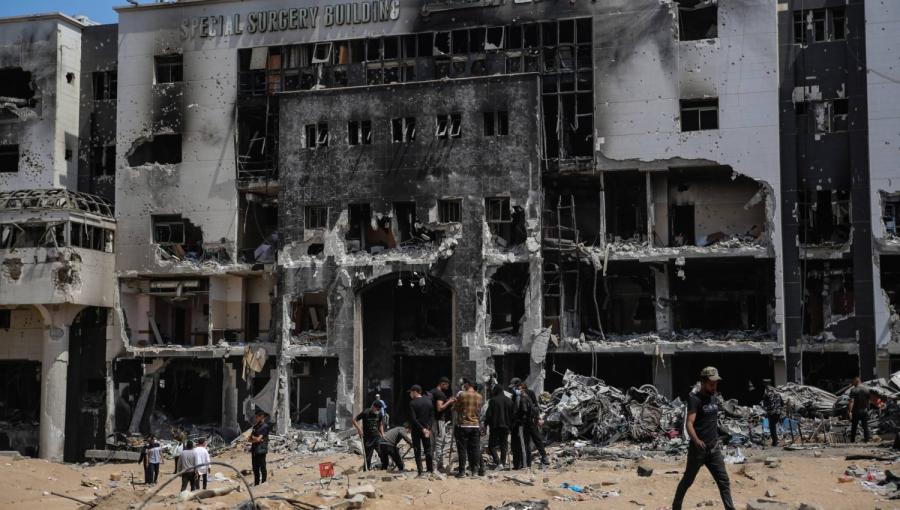 مجمع مستشفى الشفاء بعد انسحاب قوات الاحتلال منه بعد عملية عسكرية استمرت أسبوعين مجمع مستشفى الشفاء بعد انسحاب قوات الاحتلال منه بعد عملية عسكرية استمرت أسبوعين | المصدر: وكالة الأنباء الألمانية