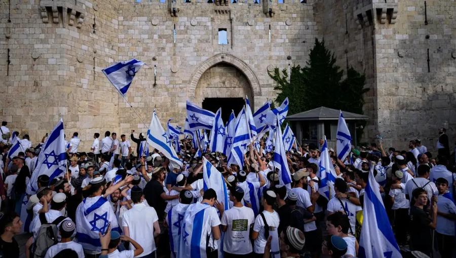 مستوطنون خلال مسيرة الأعلام 18/5/2023 | المصدر: أسوشييتد برس