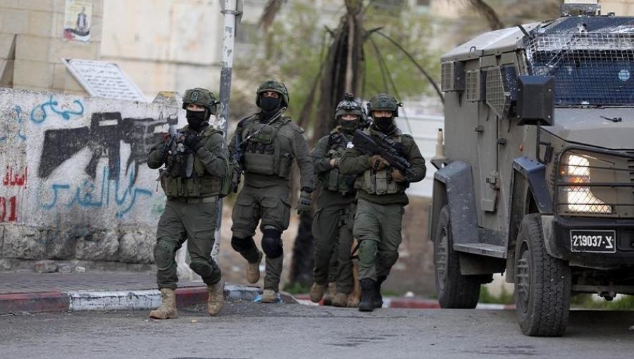 جنود الاحتلال خلال اقتحام سابق في الضفة الغربية | المصدر: الأناضول
