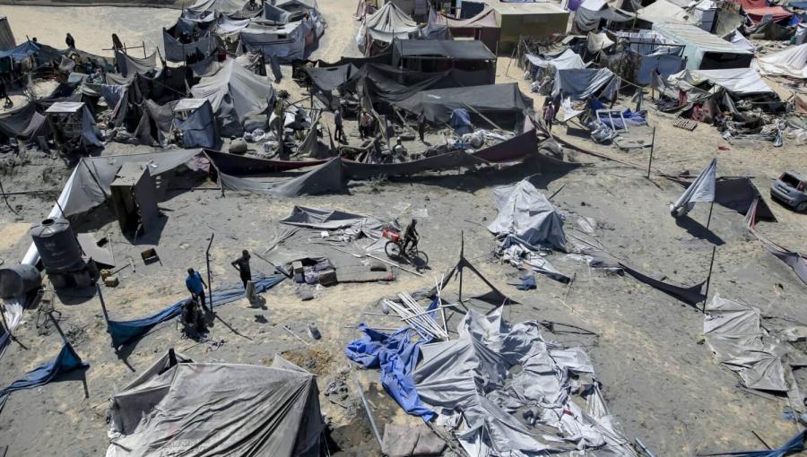 آثار الدمار في خانيونس إثر غارة جوية إسرائيلية 13/7/2024 | المصدر: أسوشييتد برس