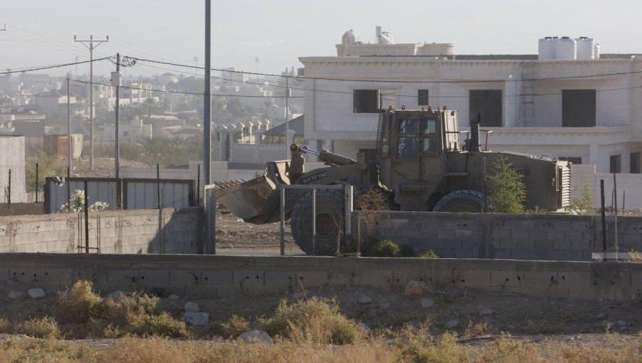 من اقتحام الاحتلال لمنطقة المرشحات جنوب مخيم عقبة جبر في أريحا 21/10/2024 | المصدر: فلسطين بوست