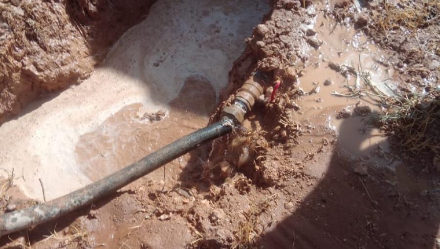 اعتداءات على خطوط المياه ضبطتها الوزارة في الموقر | المصدر: وزارة المياه