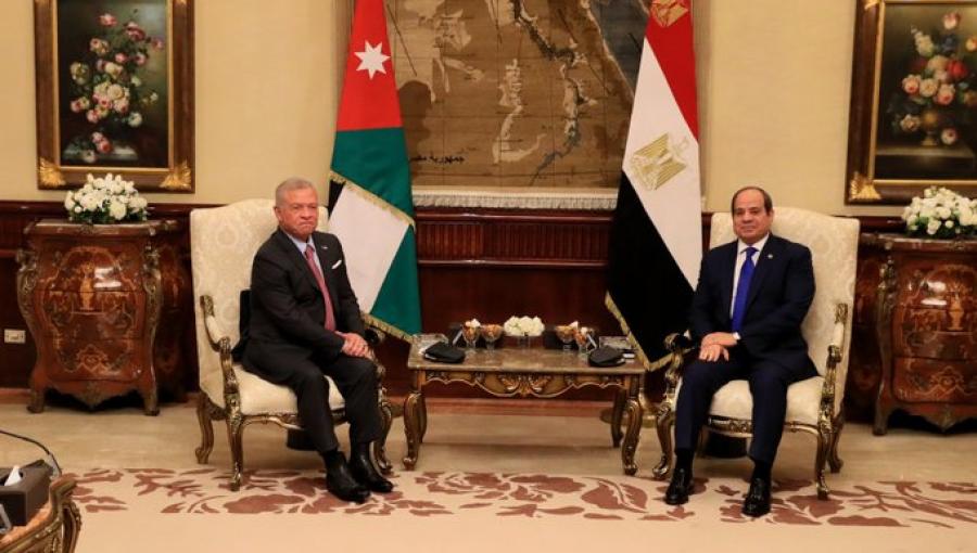 الملك عبدالله الثاني والرئيس المصري عبد الفتاح السيسي الملك عبدالله الثاني والرئيس المصري عبد الفتاح السيسي خلال اجتماعهما في القاهرة 27/11/2024 | المصدر: الديوان الملكي الهاشمي