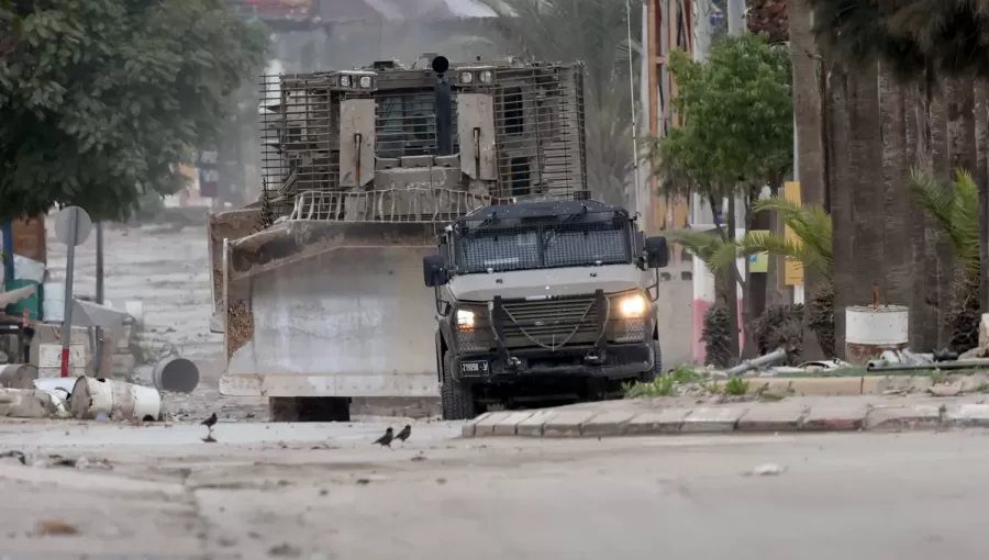 آلية إسرائيلية في مخيم جنين بالضفة الغربية | المصدر: الوكالة الأوروبية للصور الصحفية