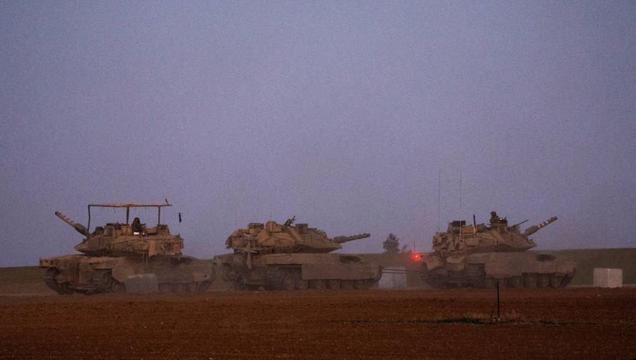 دبابات إسرائيلية قرب حدود قطاع غزة أرشيفية لدبابات إسرائيلية قرب حدود قطاع غزة | المصدر: رويترز