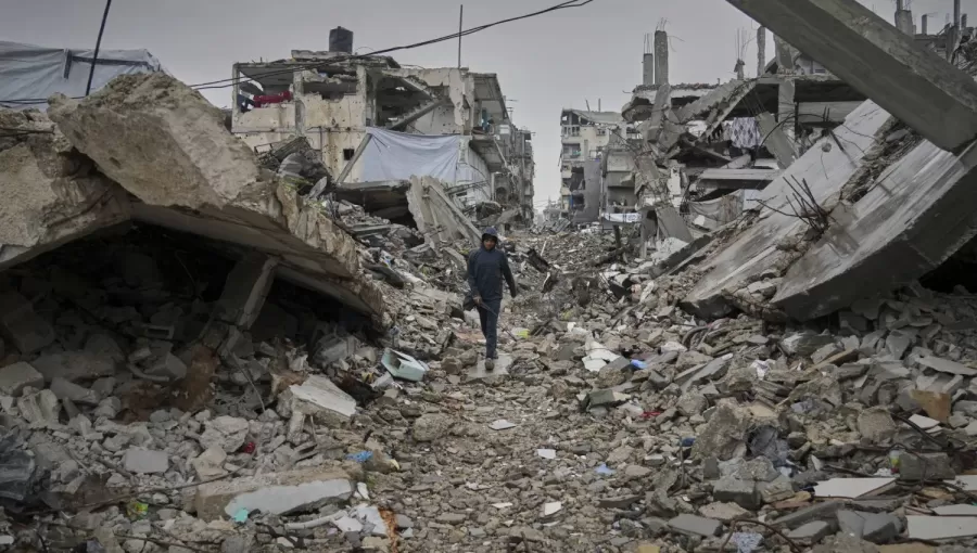 جانب من الدمار جراء الغارات الإسرائيلية على قطاع غزة جانب من الدمار جراء الغارات الإسرائيلية على قطاع غزة | المصدر: أسوشييتد برس