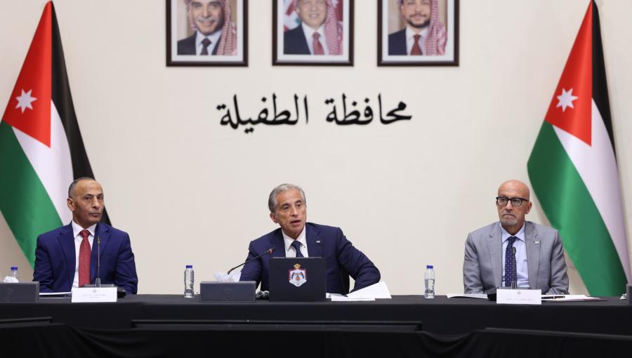 جعفر حسان رئيس الوزراء جعفر حسان خلال جلسة للحكومة في محافظة الطفيلة 26/5/2025 | المصدر: رئاسة الوزراء