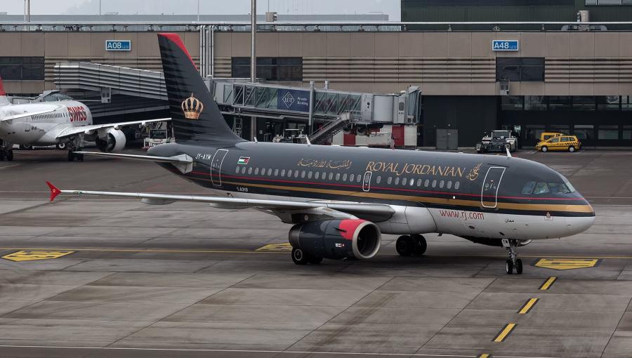 إحدى طائرات الملكية الأردنية إحدى طائرات الملكية الأردنية
