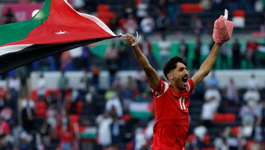 لاعب المنتخب الأردني يزن النعيمات لاعب المنتخب الأردني يزن النعيمات