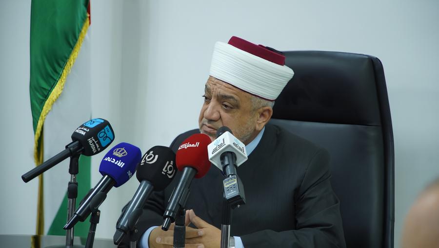 وزير الأوقاف محمد الخلايلة وزير الأوقاف محمد الخلايلة يطلق برنامج مراكز تحفيظ القرآن الكريم الصيفية 29/6/2025 | المصدر: حسنى