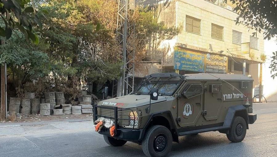 آليات الاحتلال خلال انسحابها من شارع بيت إيبا باتجاه حاجز دير شرف غرب نابلس آليات الاحتلال خلال انسحابها من شارع بيت إيبا باتجاه حاجز دير شرف غرب نابلس 2/7/2025 | المصدر: فلسطين بوست