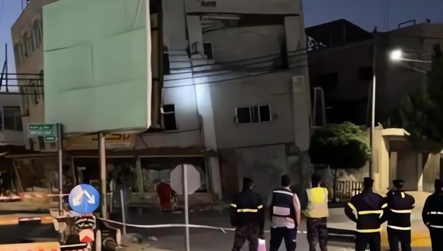 بناية إربد قبيل انهيارها بناية إربد قبيل انهيارها 7/7/2025