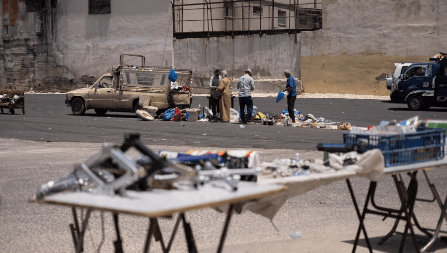 بسطات في مجمع المحطة بسطات في مجمع المحطة | المصدر: حبر
