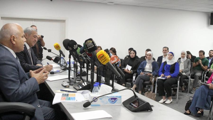 وزير العمل خالد البكار وأمين عام وزارة الاتصال الحكومي زيد النوايسة وزير العمل خالد البكار وأمين عام وزارة الاتصال الحكومي زيد النوايسة خلال ندوة للحديث عن أثر تنظيم سوق العمل على توفير فرص عمل للأردنيين 15/7/2025 | المصدر: وزارة العمل