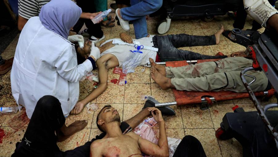 مصابون إثر غارات الاحتلال يتلقون العلاج في مستشفى ناصر في خانيونس جنوب قطاع غزة مصابون إثر غارات الاحتلال يتلقون العلاج في مستشفى ناصر في خانيونس جنوب قطاع غزة | المصدر: رويترز