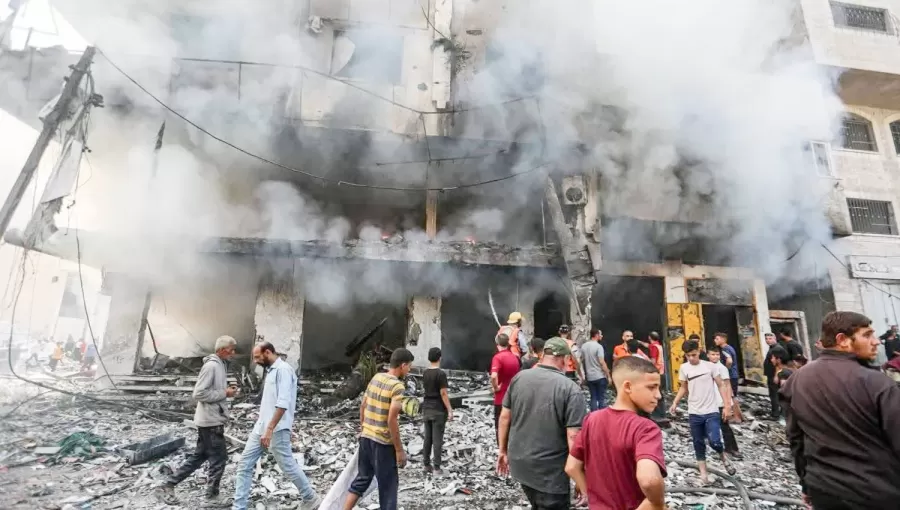 آثار الدمار في مبنى في غزة بعد قصف الاحتلال الإسرائيلي آثار الدمار في مبنى في غزة بعد قصف الاحتلال الإسرائيلي 28/9/2025 | المصدر: وكالة الأنباء الألمانية
