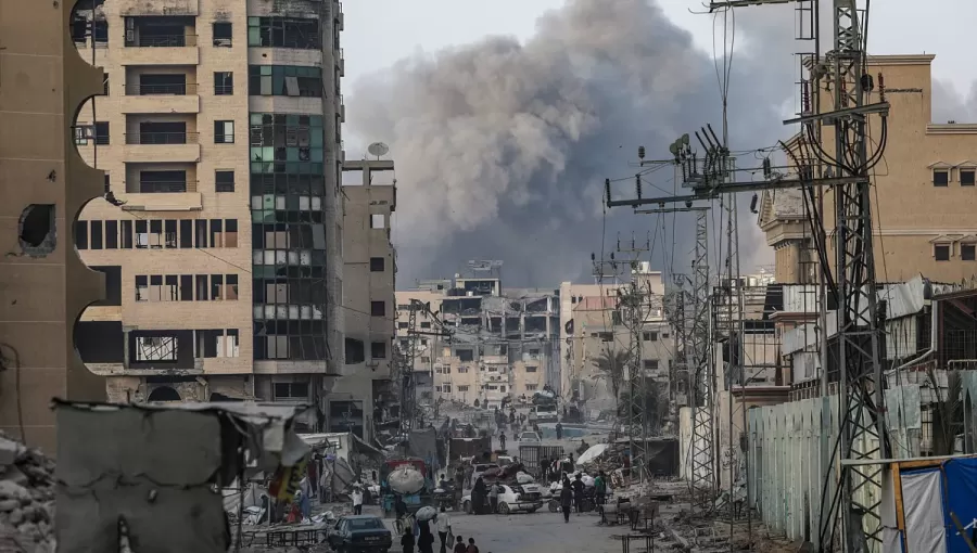 سحب دخان من موقع تعرض لغارة إسرائيلية في مدينة غزة سحب دخان من موقع تعرض لغارة إسرائيلية في مدينة غزة 22/9/2025 | المصدر: وكالة الأنباء الأوروبية