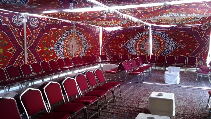 إحدى خيمات المناسبات إحدى خيمات المناسبات | تعبيرية