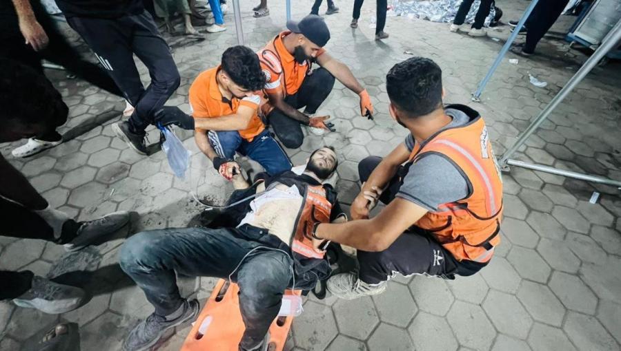 إصابة أحد كوادر الدفاع المدني في قصف إسرائيلي على مدرسة الفلاح إصابة أحد كوادر الدفاع المدني في قصف إسرائيلي على مدرسة الفلاح بحي الزيتون جنوب شرق مدينة غزة 1/10/2025 | المصدر: المركز الفلسطيني للإعلام