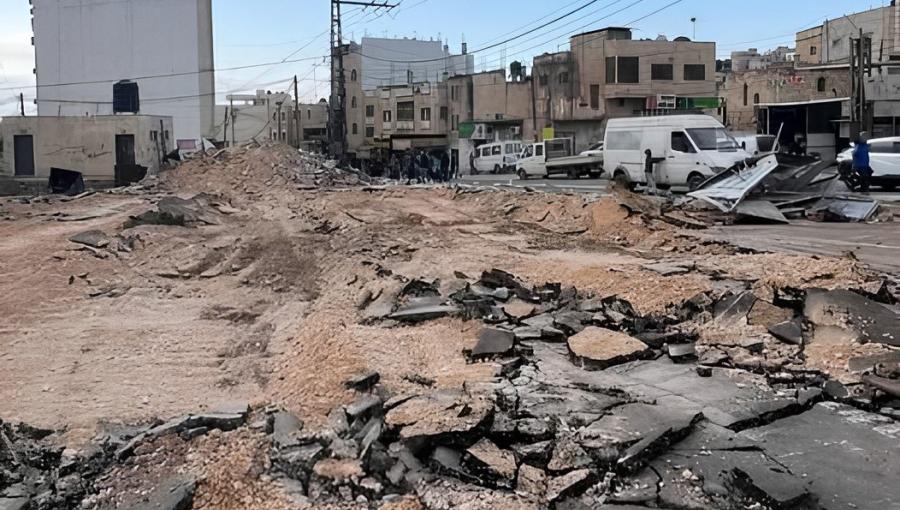آثار تجريف الاحتلال البنية التحتية عند مفرق تياسير وسط مدينة طوباس آثار تجريف الاحتلال البنية التحتية عند مفرق تياسير وسط مدينة طوباس 19/10/2025 | فلسطين بوست