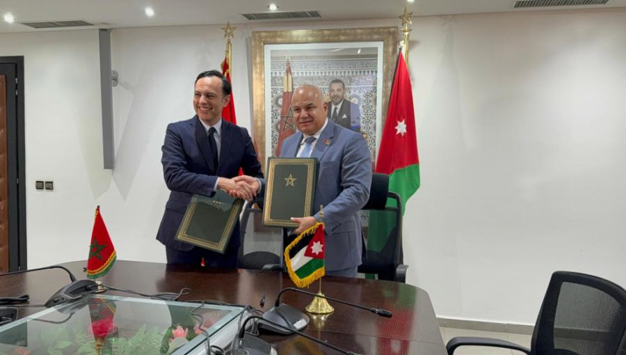 خالد البكار ونظيره المغربي يونس السكوري وزير العمل ورئيس مجلس إدارة مؤسسة التدريب المهني خالد البكار ونظيره المغربي يونس السكوري في الرباط 1/10/2025 | المصدر: وزارة العمل