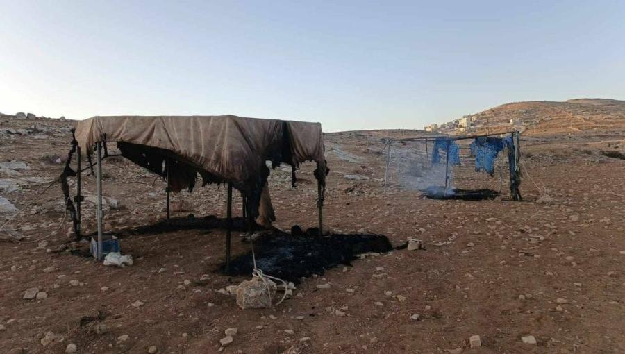 مستوطنون يحرقون خياما زراعية للأهالي شرق قرية الكرمل جنوب الخليل مستوطنون يحرقون خياما زراعية للأهالي شرق قرية الكرمل جنوب الخليل 21/10/2025 | فلسطين بوست