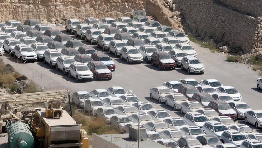 سيارات في المنطقة الحرة سيارات في المنطقة الحرة | أرشيفية