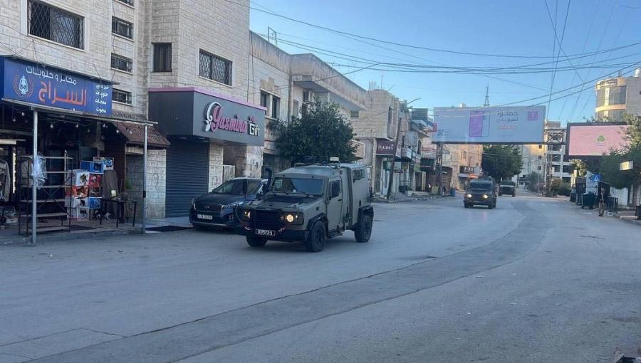 آليات الاحتلال خلال اقتحام شوارع طوباس 26/11/2025 | فلسطين بوست