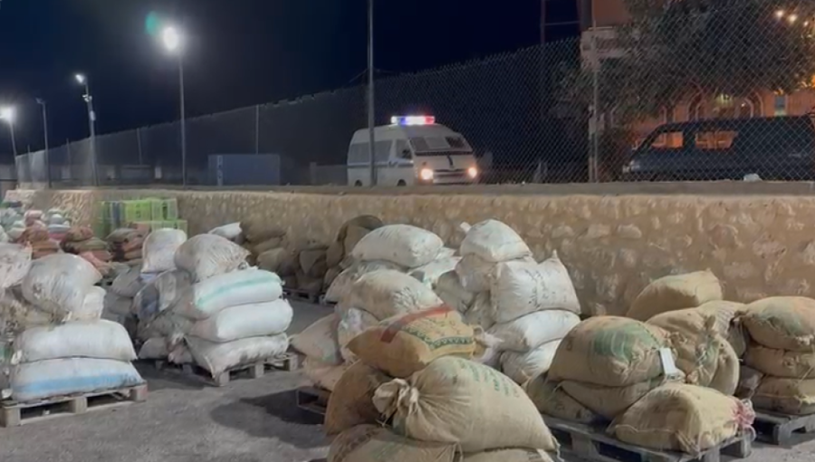 أكياس داخل معصرة الزيتون غير المرخصة التي تم إغلاقها في إربد | المملكة