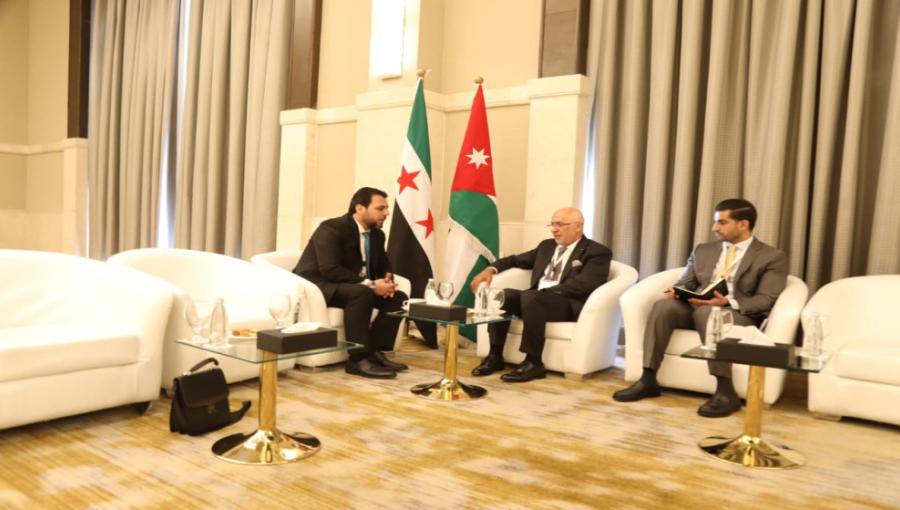 رئيس مجلس مفوضي الهيئة المستقلة للانتخاب موسى المعايطة ورئيس اللجنة العليا لإدارة الانتخابات لمجلس الشعب السوري محمد الأحمد -عمان 3/10/2025 | أرشيفية