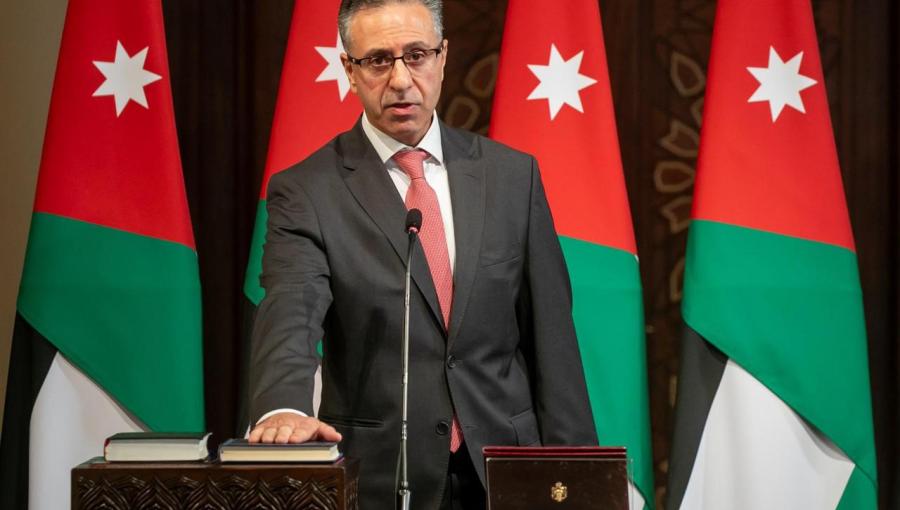 وزير الصناعة والتجارة والتموين يعرب القضاة