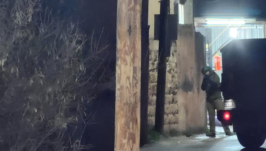 أحد جنود الاحتلال يطلق الرصاص الحي خلال اقتحام نابلس 28/12/2025 | فلسطين بوست