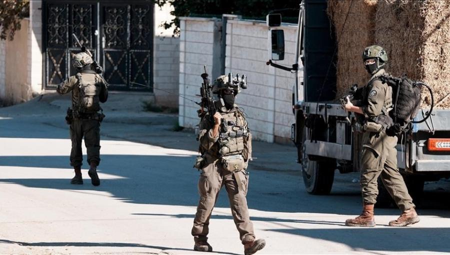 جنود من جيش الاحتلال مدججون بالأسلحة