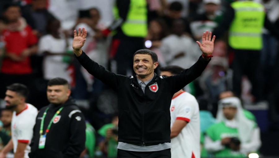مدرب المنتخب الأردني جمال السلامي خلال احتفاله بفوز النشامى على المنتخب السعودي في كأس العرب 15/12/2025 | رويترز