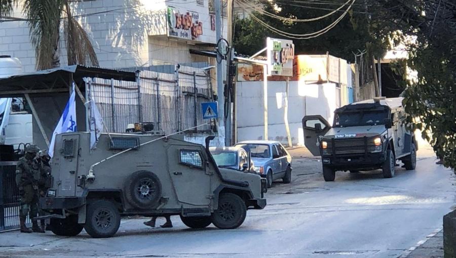 آليات الاحتلال تطوق البلدة القديمة وسط نابلس عقب إصابة جندي 11/1/2026 | فلسطين بوست