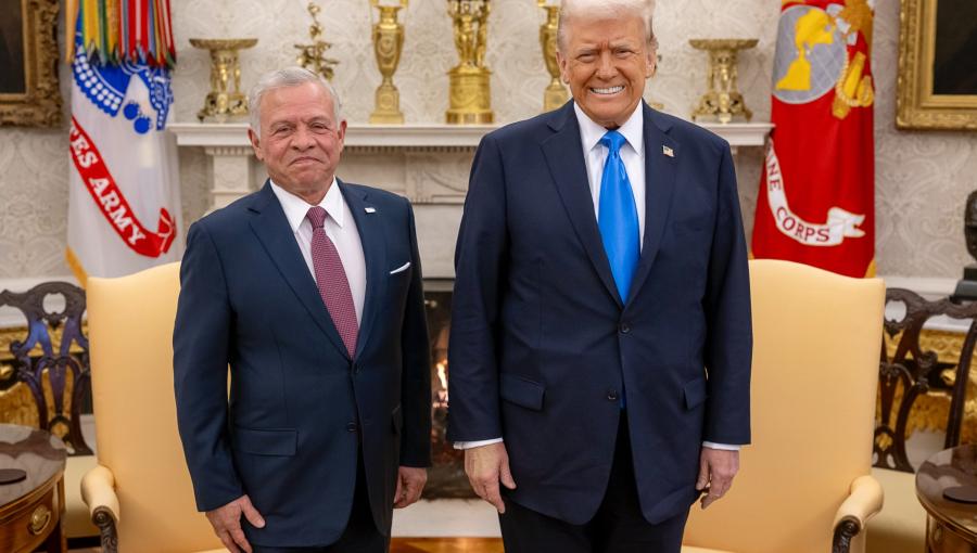 الملك عبد الله خلال لقائه بالرئيس الأمريكي دونالد ترامب في البيت الأبيض 12/2/2025 | الديوان الملكي الهاشمي