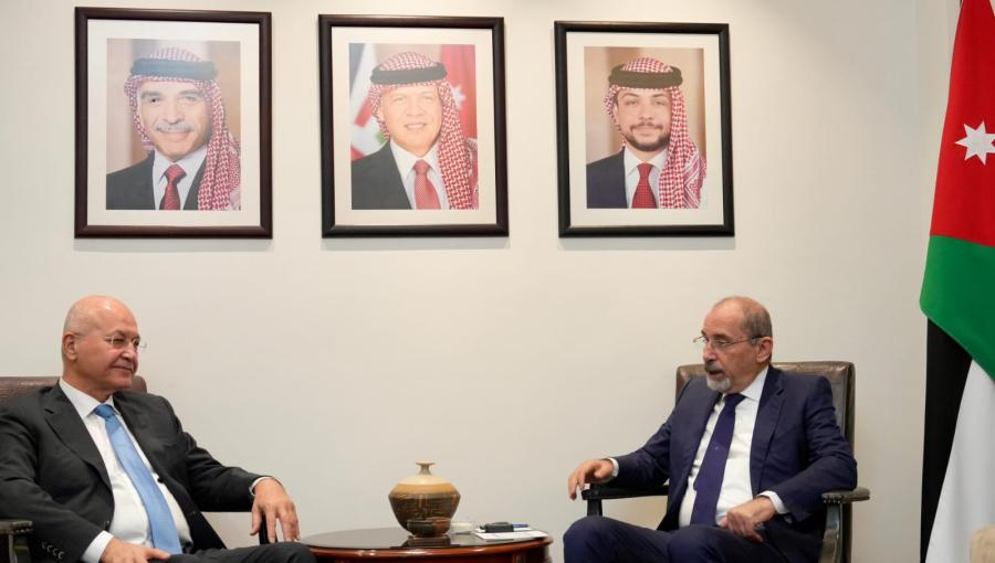 وزير الخارجية أيمن الصفدي  خلال لقاء المفوض السامي للأمم المتحدة لشؤون اللاجئين برهم صالح في عمّان 3/2/2026 | وزارة الخارجية الأردنية