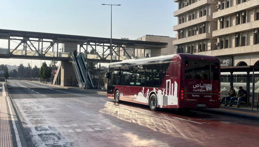إحدى حافلات الباص السريع | حسنى