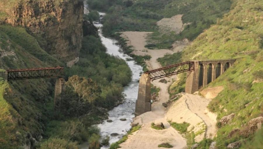 أحد روافد نهر اليرموك الذي تشترك سوريا والأردن بمياهه