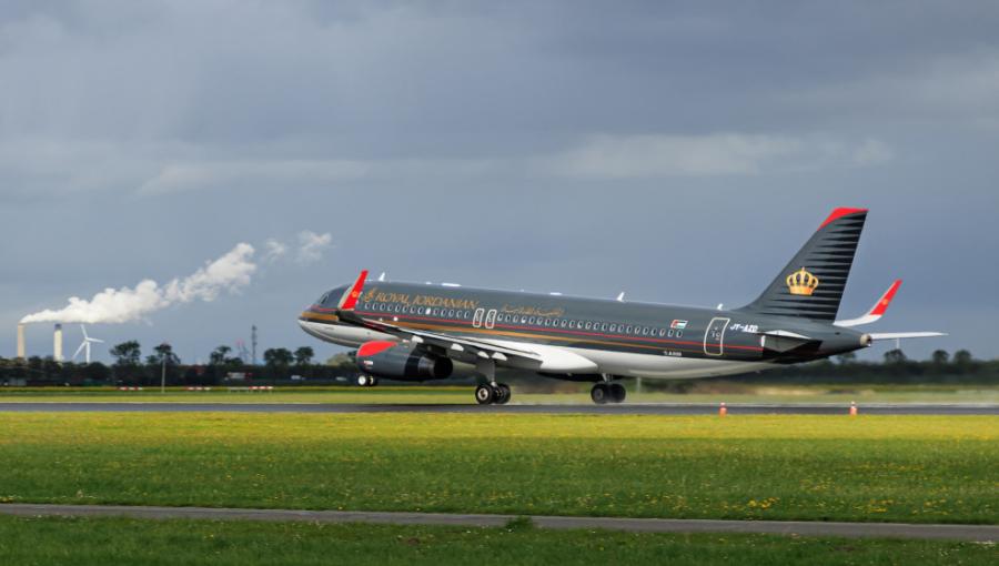 إحدى طائرات شركة الخطوط الجوية الملكية الأردنية | istockphoto