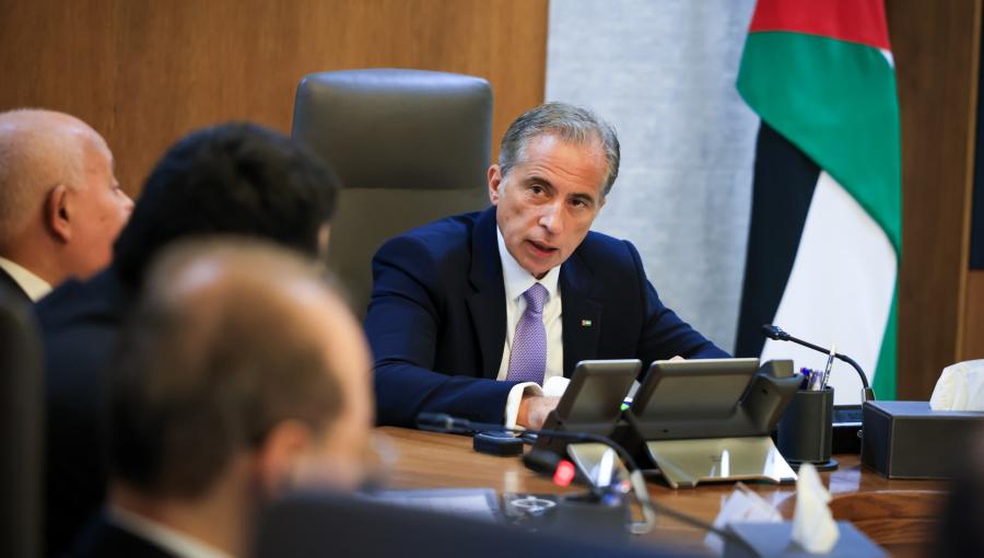 جعفر حسان يبحث مع شركات الملاحة خفض كلف النقل وتعزيز سلاسل التوريد 8/3/2026 | رئاسة الوزراء