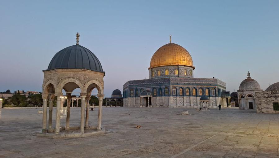 ساحات المسجد الأقصى الفارغة جراء تقييدات الاحتلال