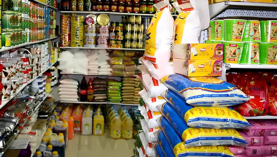 سلع في أحد المتاجر